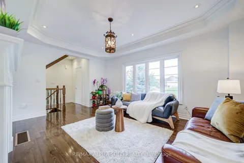 144 Chapman Court, ON L4G 0E2