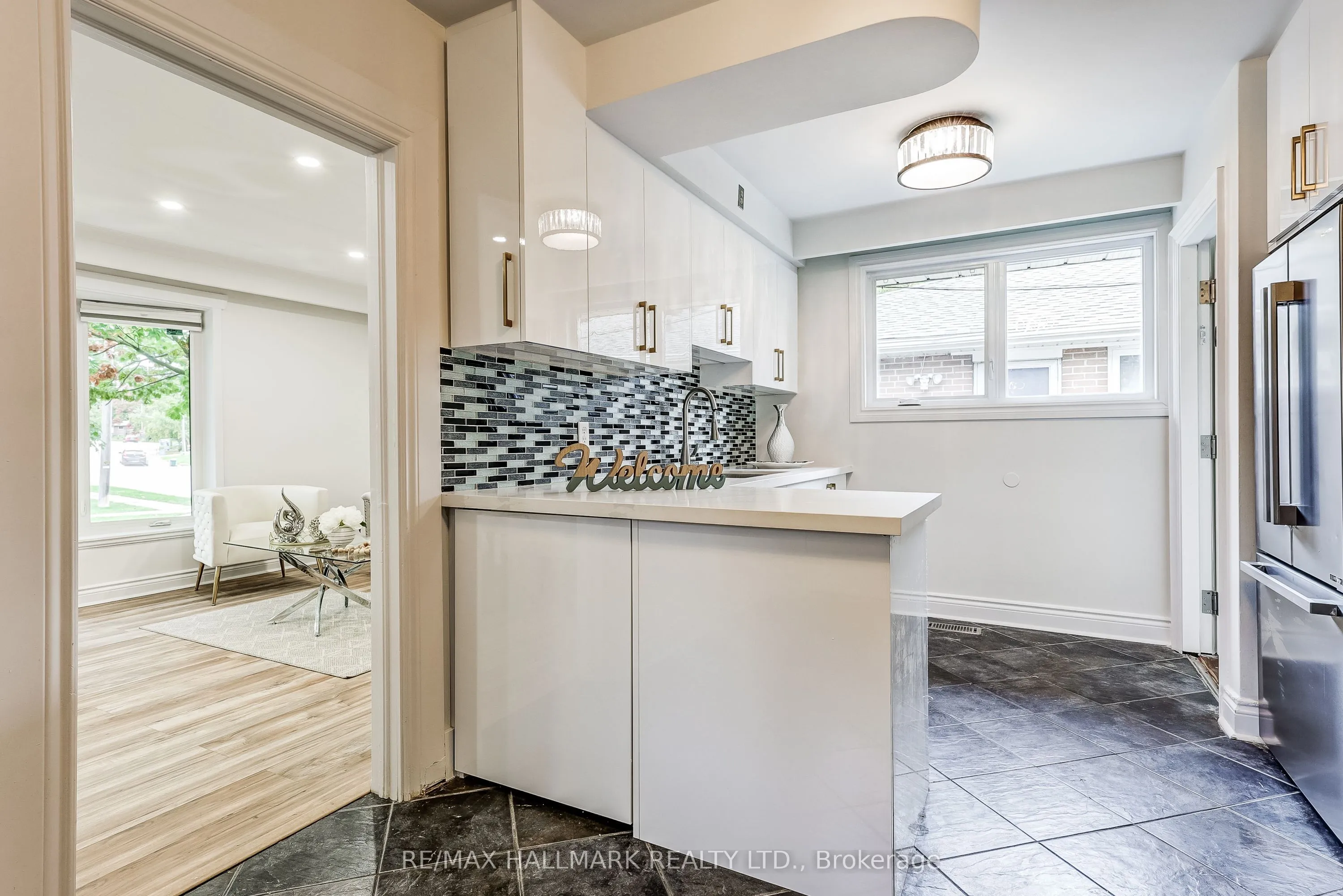 51 aurora Heights Drive, ON L4G 2W6