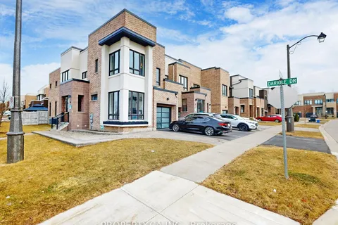 19 Denarius Crescent, ON L4E 0Y9