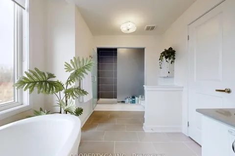 19 Denarius Crescent, ON L4E 0Y9