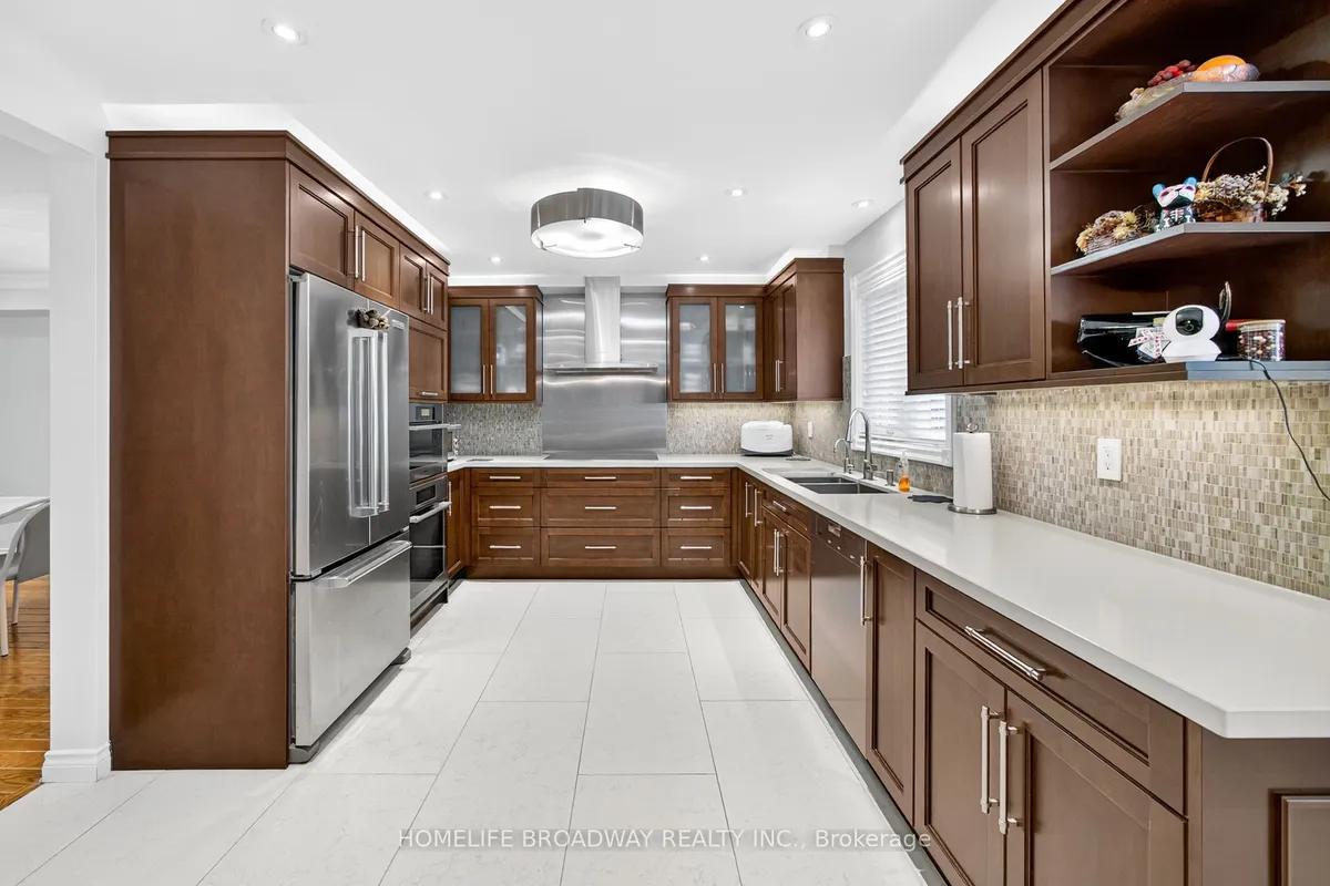 25 Westminster Drive, ON L4B 1P4