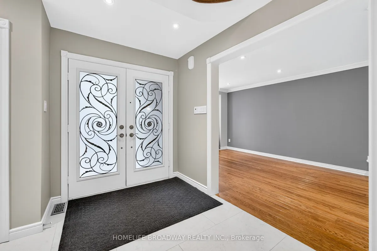 25 Westminster Drive, ON L4B 1P4