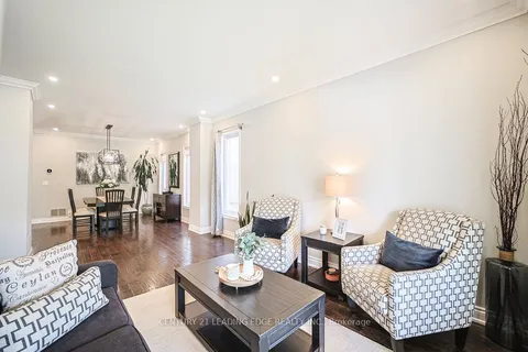 204 Ivy Jay Crescent, ON L4G 0E9