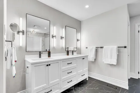 1067 Ivsbridge Boulevard, ON L3X 1N3