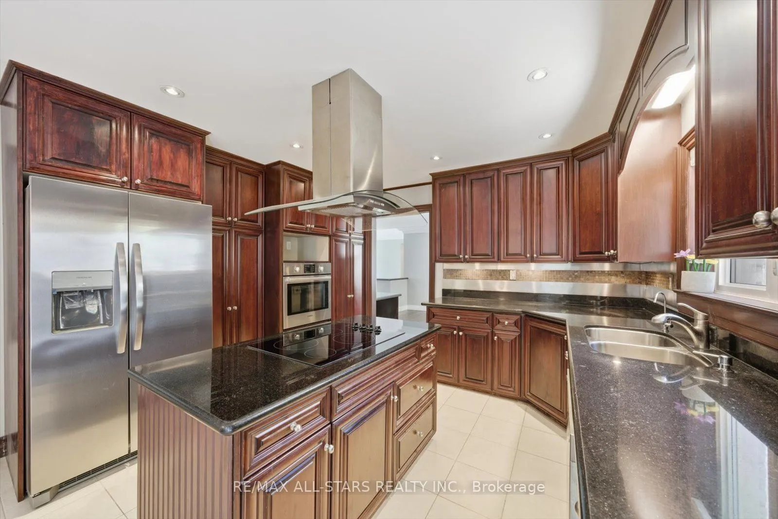 40 Algonquin Forest Drive, ON L9N 0C6