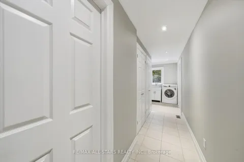 40 Algonquin Forest Drive, ON L9N 0C6