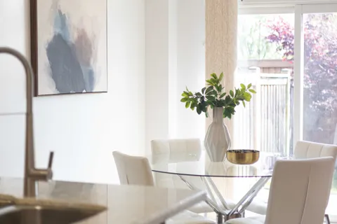 23 Staglin Court, ON L6C 0K8