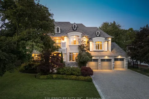 8 Thornhill Avenue, ON L4J 1J4