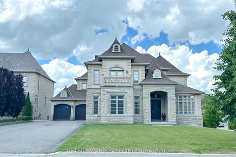 123 Carisbrooke Circle, ON L4G 0K4