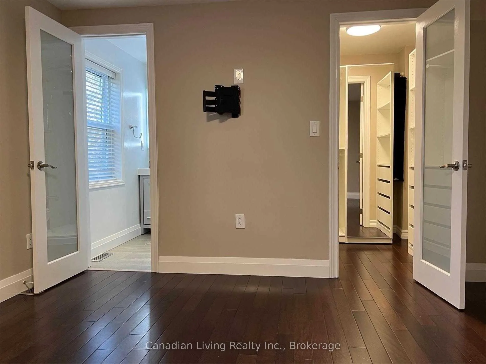 1776 John Street 56, Markham, ON L3T 1Y9