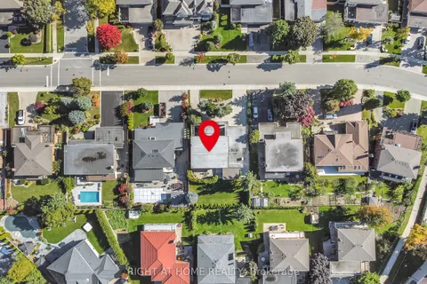 373 Firglen Ridge, ON L4L 1N6