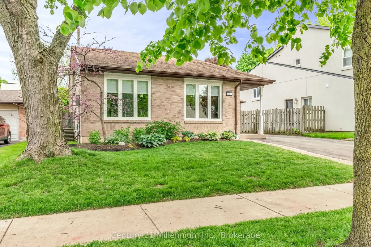 43 Stoddart Drive, ON L4G 2G2