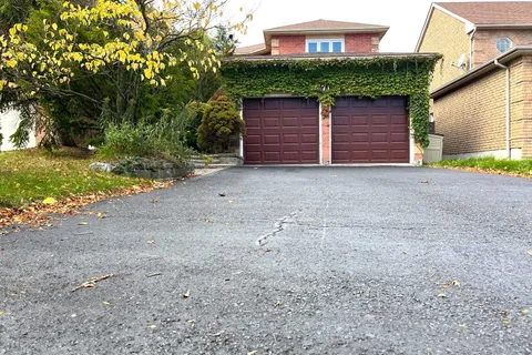 71 Covent Crescent, ON L4G 6R1