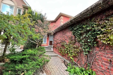 71 Covent Crescent, ON L4G 6R1