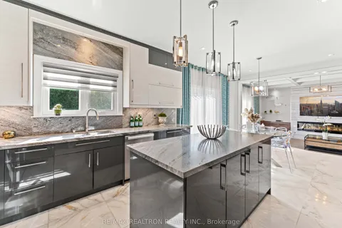 90 Savoy Crescent, ON L4J 7W3