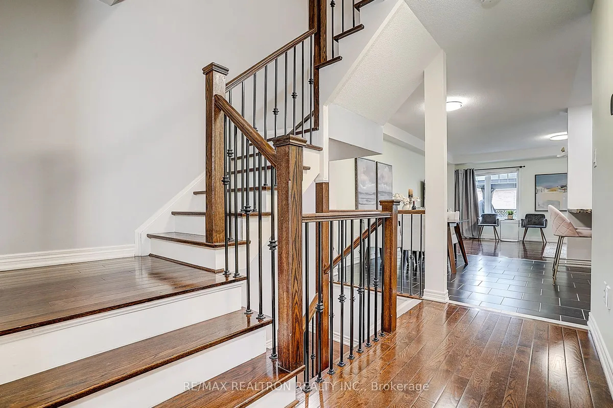 976 Millard Street, ON L4A 0T2