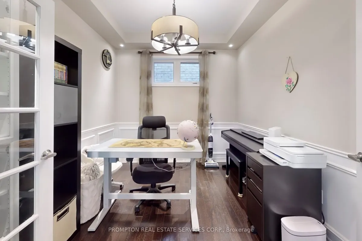 333 Thomas Phillips Drive, ON L4G 0T3