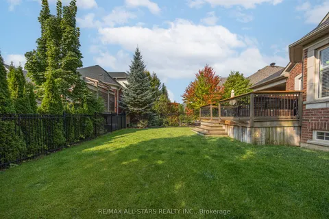 10 Sunrise Ridge Trail, ON L4A 0C9