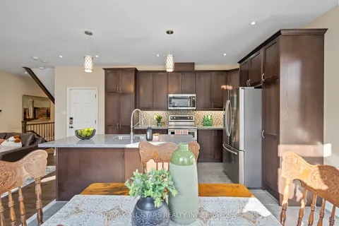 7 Os James Hunt Court, ON L9P 0E3