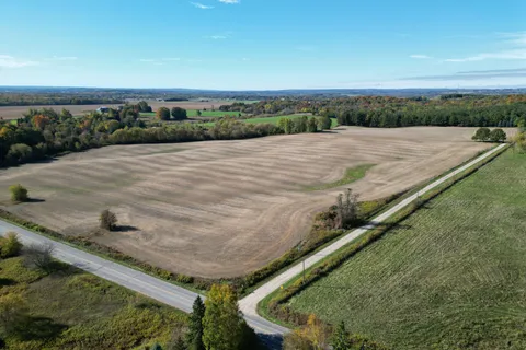 4176 Adjal-Tecum Tline Townline, ON L9R 1V4