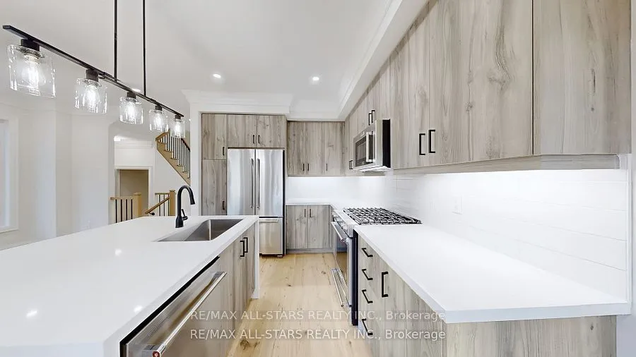 48 Third Avenue, ON L9P 1K5