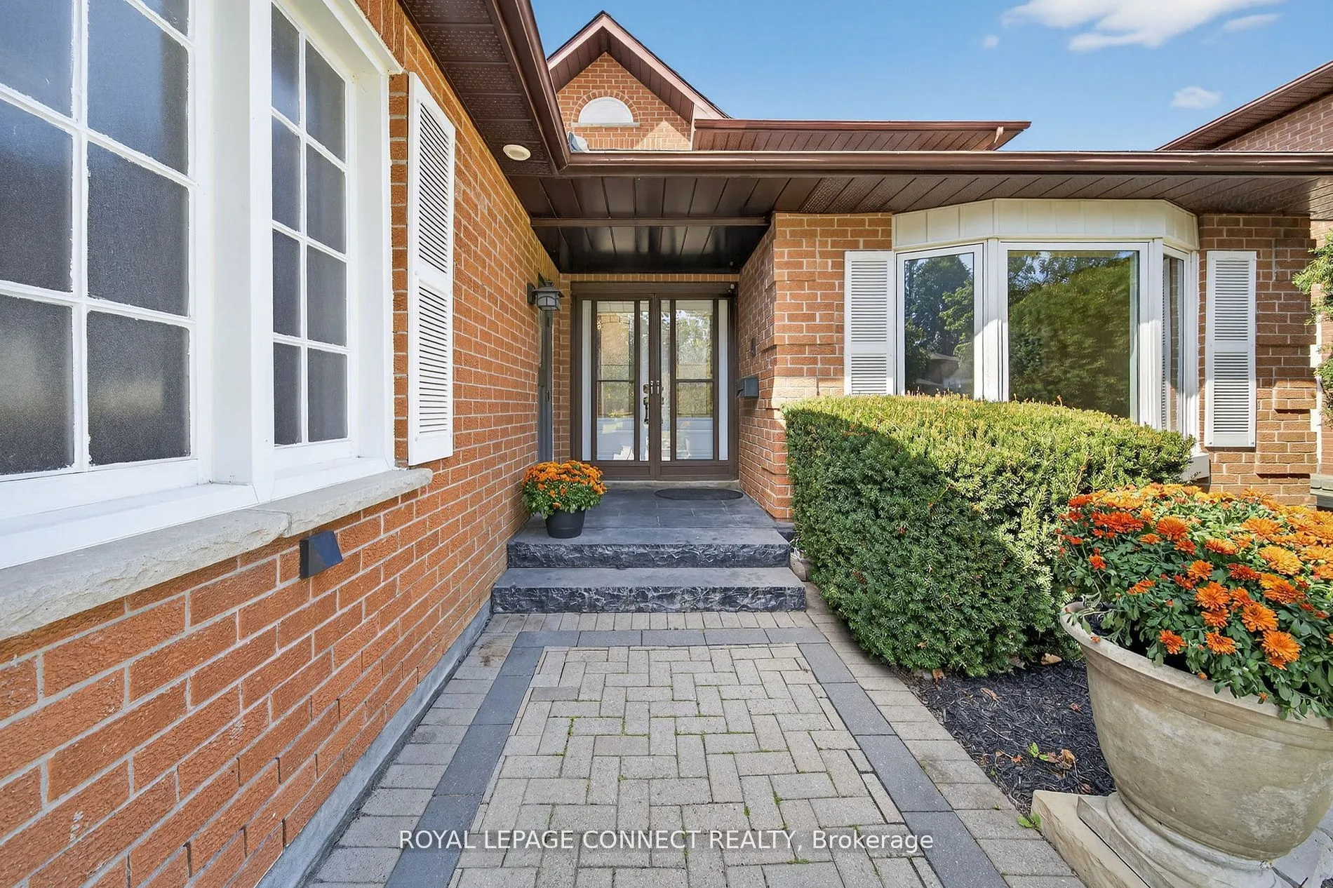 90 Golf Links Drive, ON L4G 3V3