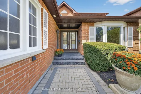 90 Golf Links Drive, ON L4G 3V3