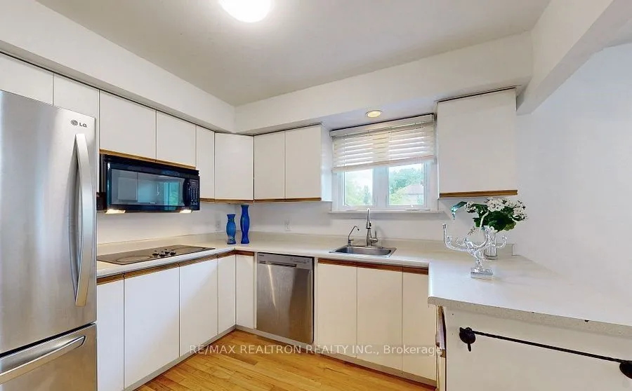 20201 Yonge Street, ON L9N 1B1