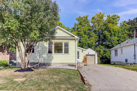 305 Andrew Street, ON L3Y 1H1