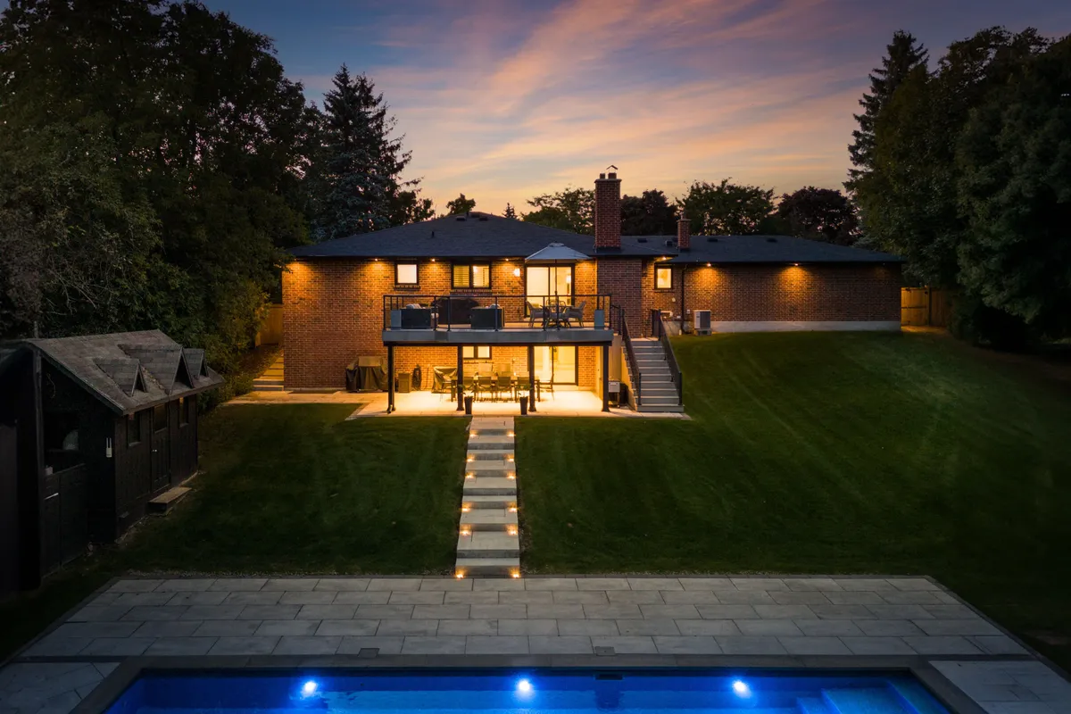 360 Warren Road, ON L7B 1C4