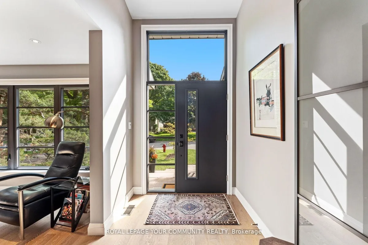 12 Glenview Drive, ON L4G 2G8