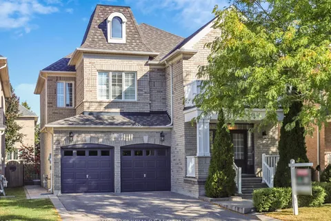 26 Manley Avenue, ON L4A 0C5