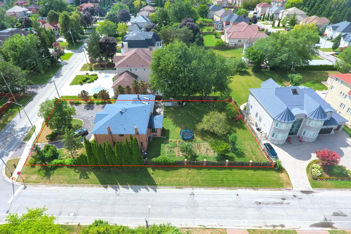 62 Lee Avenue, ON L3R 8G4