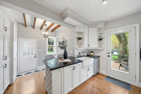 30 Elizabeth Street, ON L4C 3V4