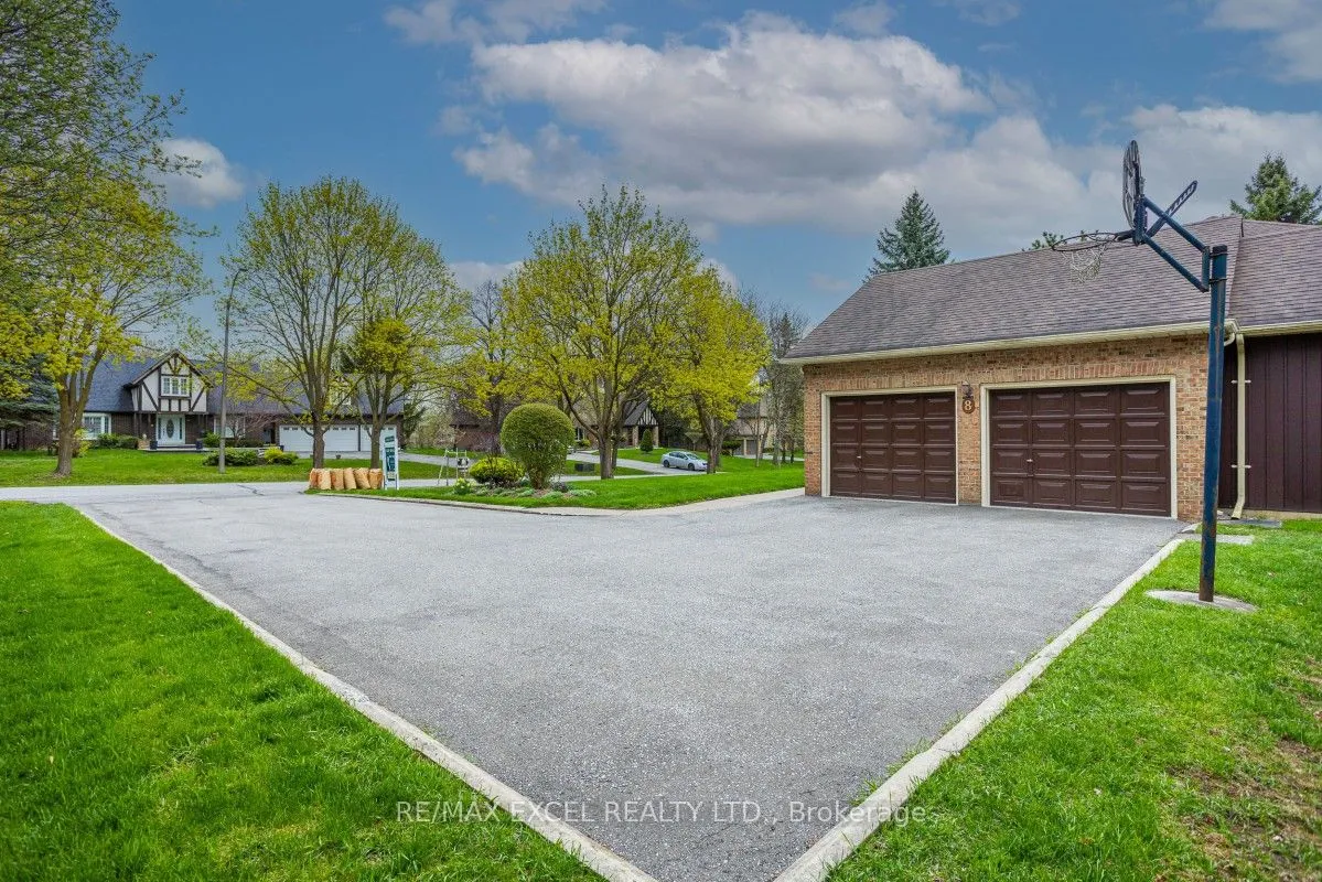 8 Boyd Court, ON L6C 1A6