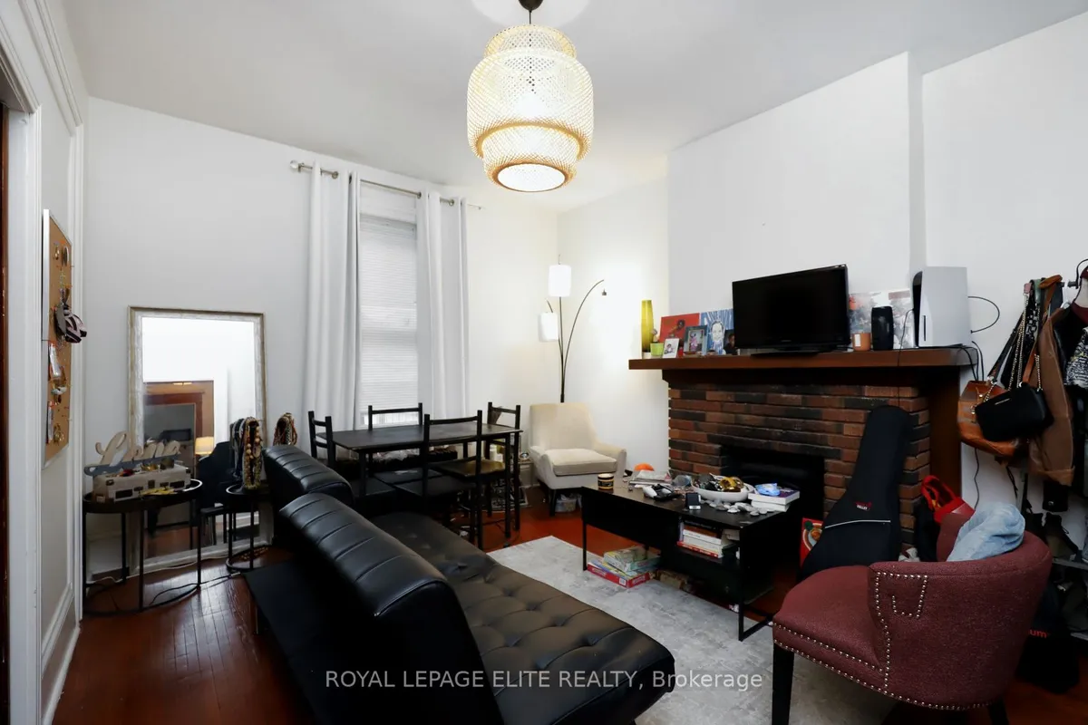 18-20 Reuben Street, ON L4G 2M2