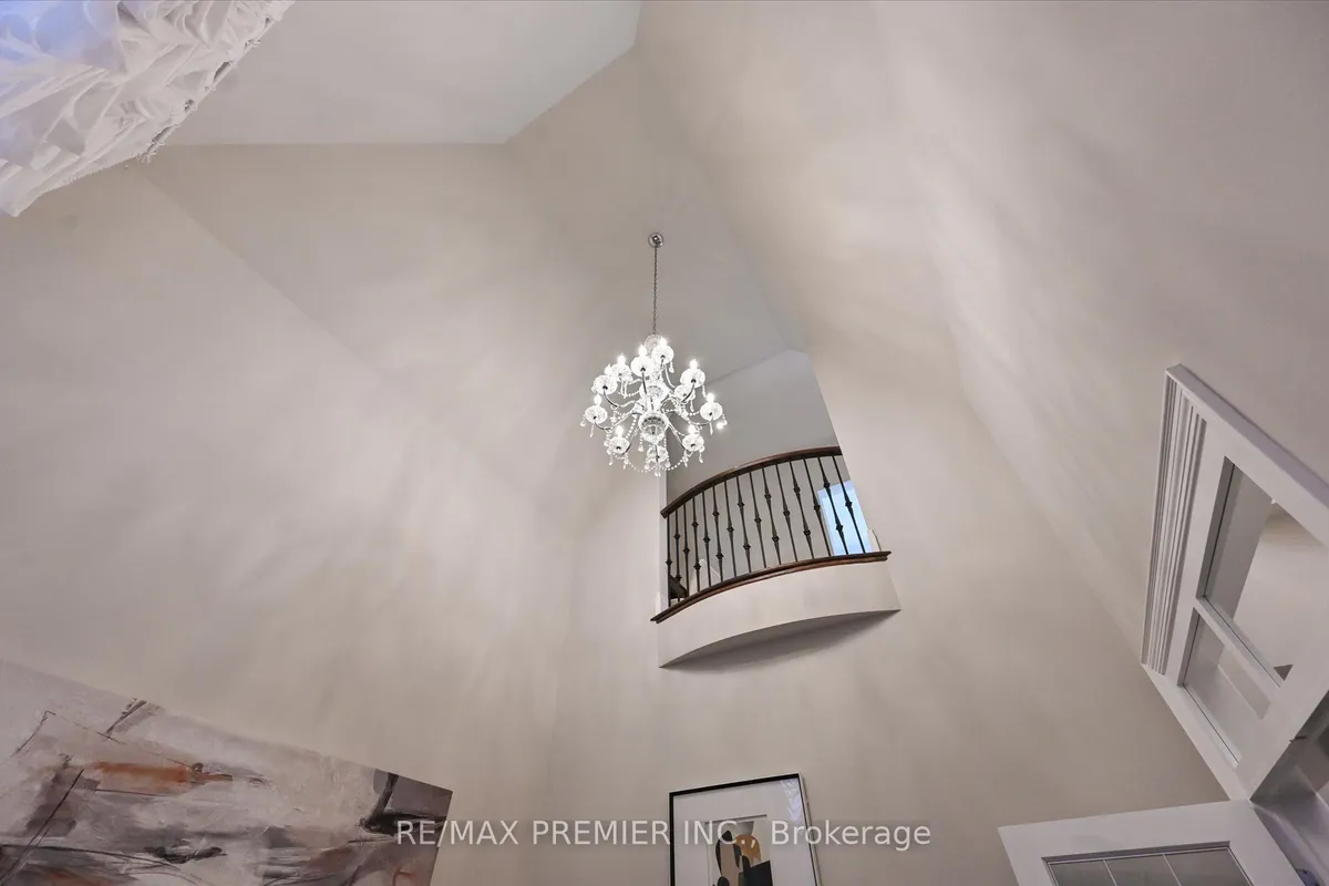 64 Heintzman Crescent, ON L6A 4T1