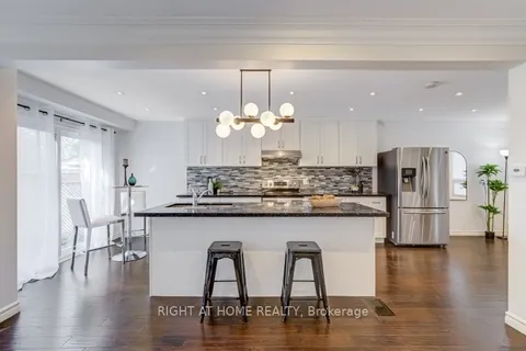 742 Beman Drive, ON L3Y 4Z2