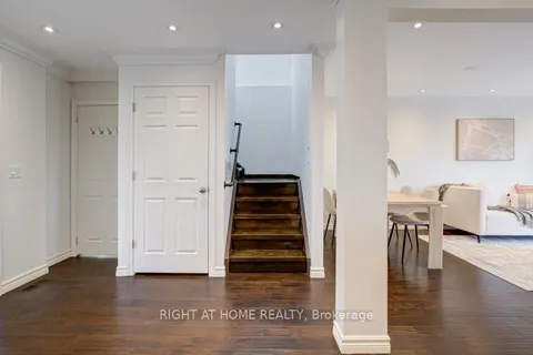 742 Beman Drive, ON L3Y 4Z2