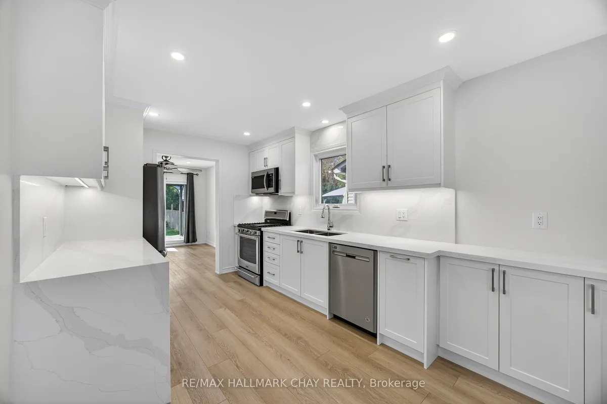 714 Candaras Street, ON L9S 2G9