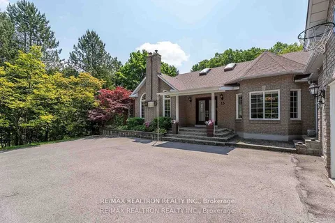 15 Treegrove Circle, ON L4G 6M1