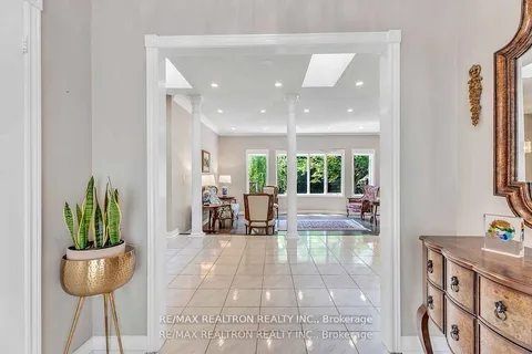 15 Treegrove Circle, ON L4G 6M1