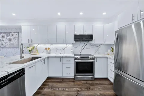 200 Yellowood Circle, ON L4J 8M4