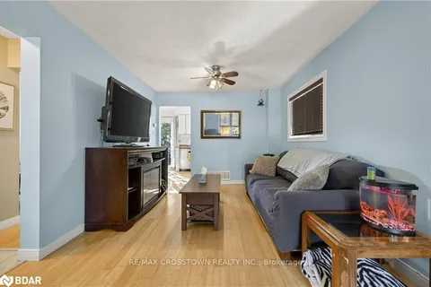 14 CORRIE Crescent, ON L0M 1B3