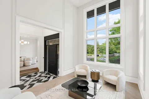 196 Kennedy Street, ON L4G 2L7