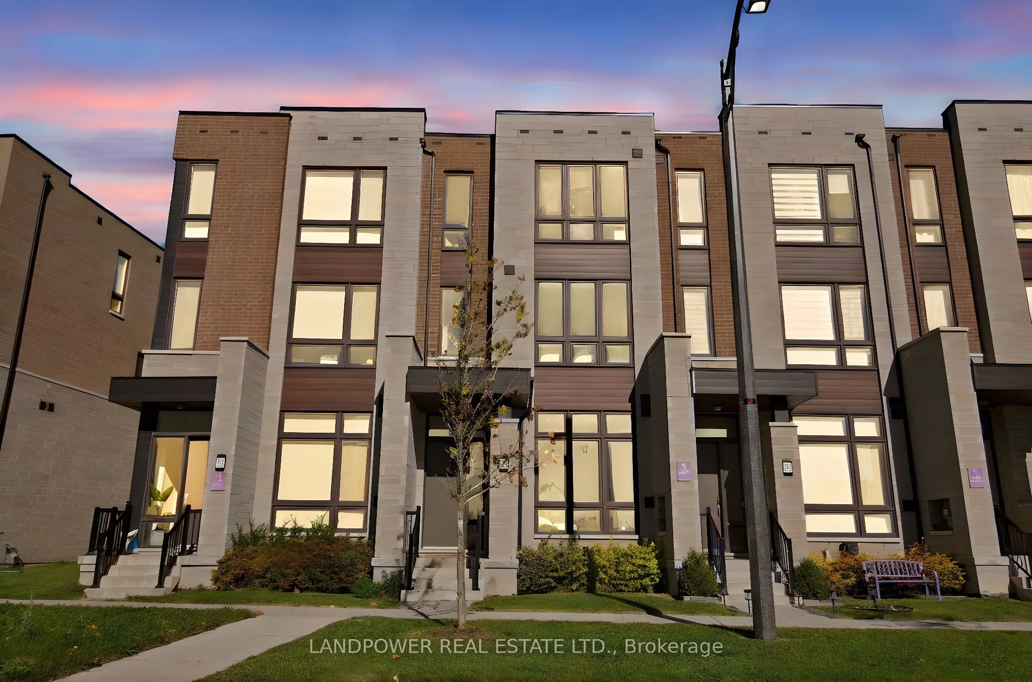 30 Lord Melborne Street, ON L6C 1K9