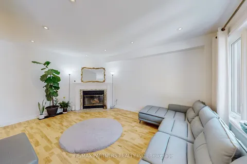 26 Sandfield Drive, ON L4G 6R7