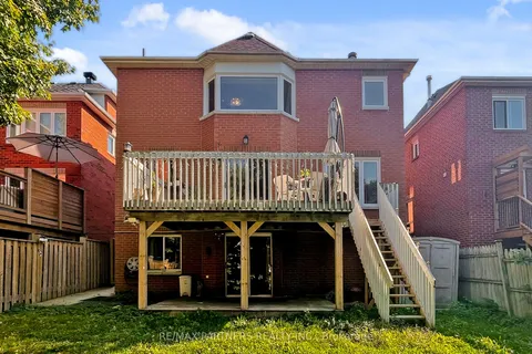 26 Sandfield Drive, ON L4G 6R7