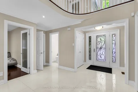 25 Grenadier Crescent, ON L4J 7V8