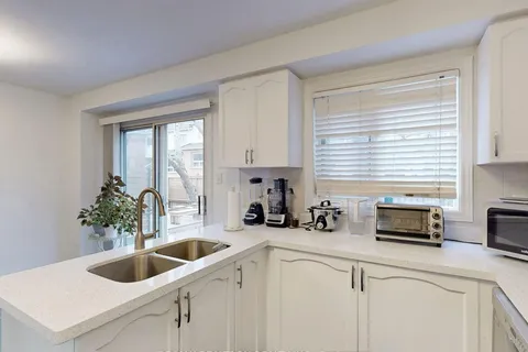 99 Widdifield Avenue, ON L3X 1Z3